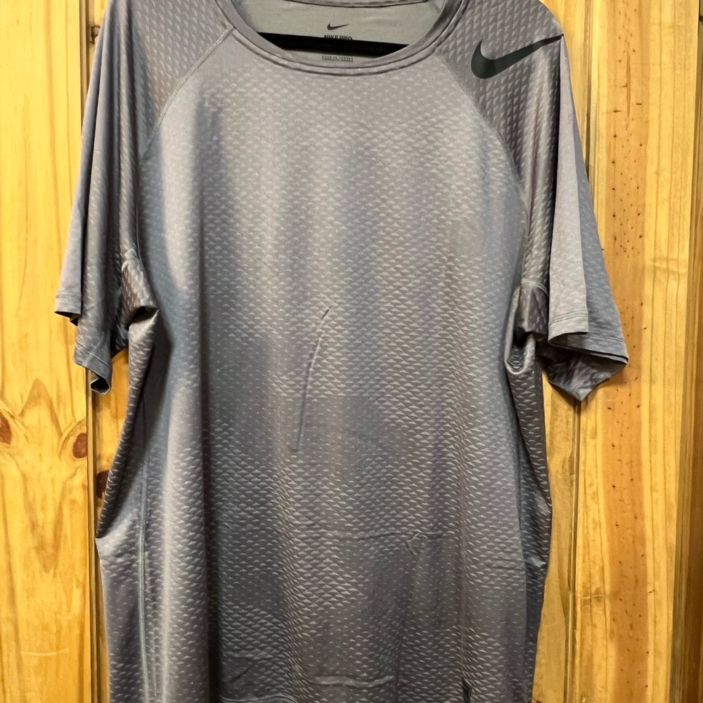 Nike Men's Charcoal Short Sleeve Tee